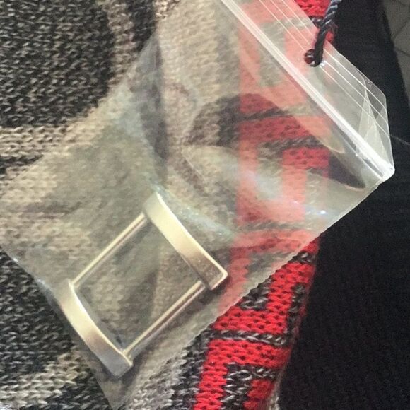 Silversilk Italian Connection Black Geometric Buckle Fur Knit Pullover  NEW - Picture 11 of 16